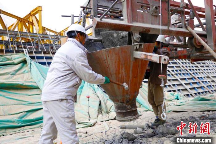 百咖時尚服裝表演（百咖時尚服裝表演視頻）