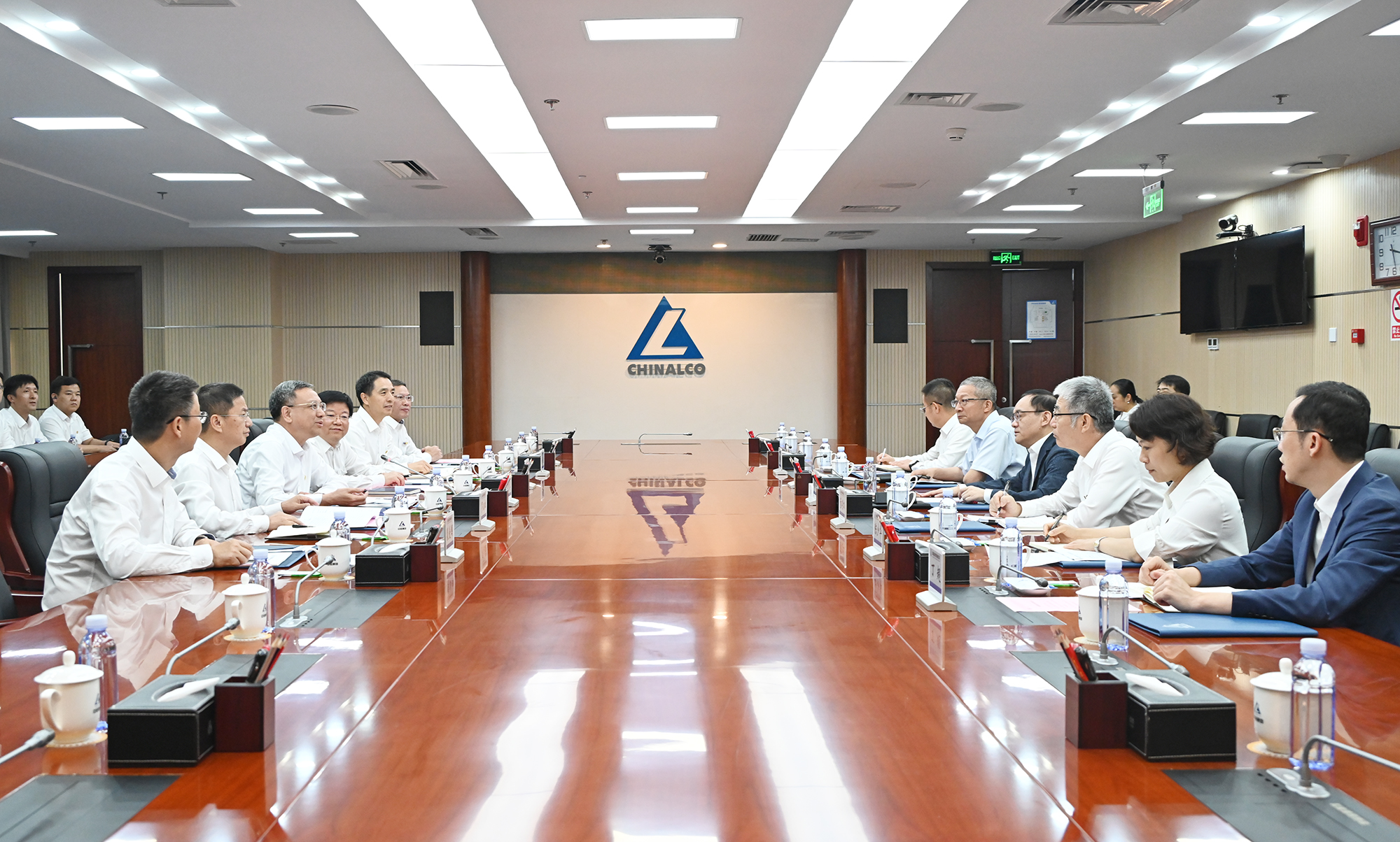中国能建倪真与中铝集团党组书记、董事长段向东会谈