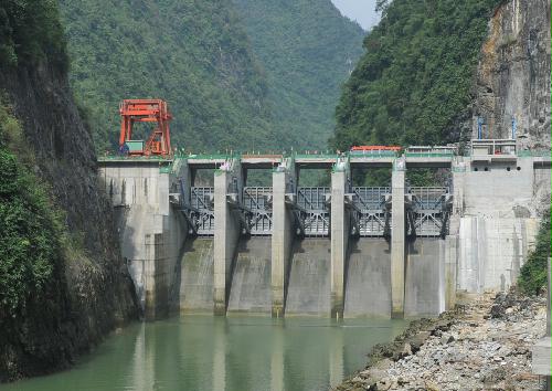 中国能建广西局投资建设的干捞水电站投产发电